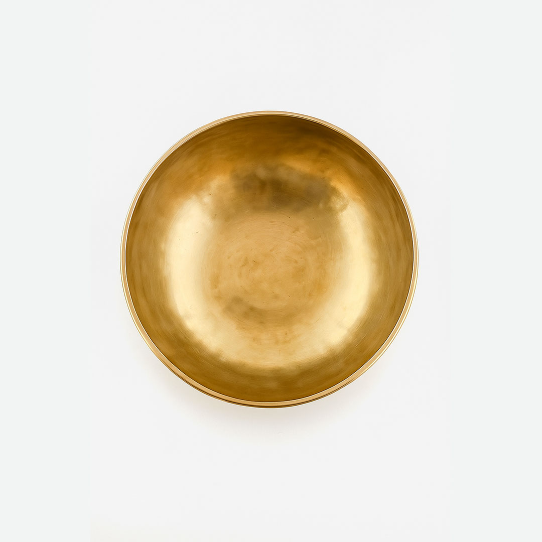 Heart Chakra Singing Bowl – 22 cm, 1250g – F Note - Image 4